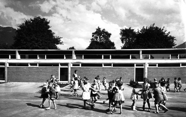 Volksschule Nüzider 1963, Planung: C4, Foto:
                  Erika Sillaber